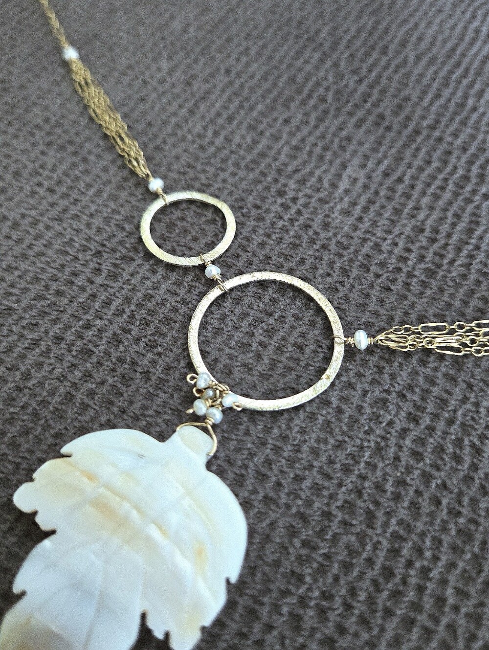 Mother of Pearl Leaf🍁 Pendant Necklace - NWOT - Picture 5 of 16